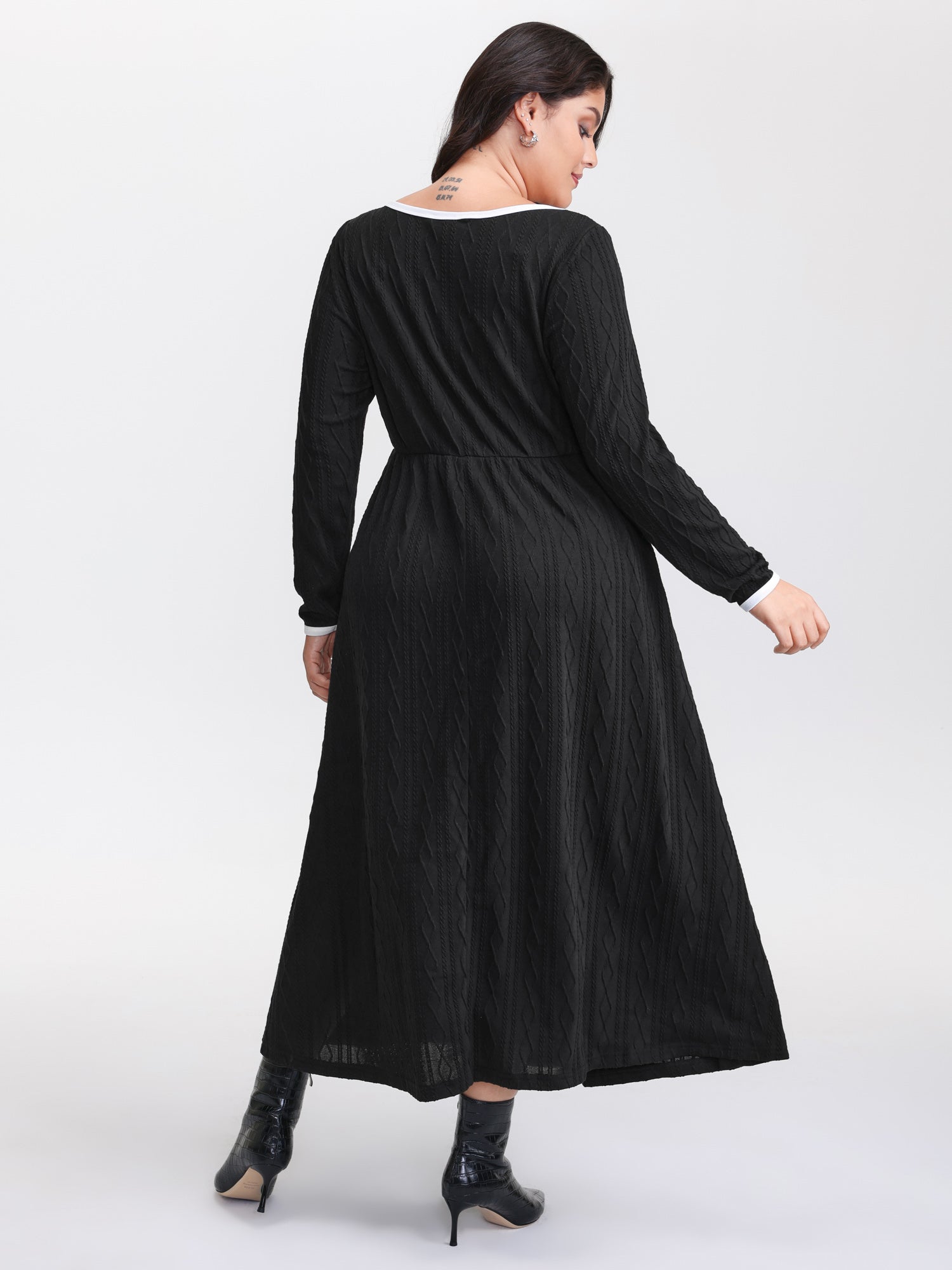 Color Contrast Pockets Knit Maxi Dress