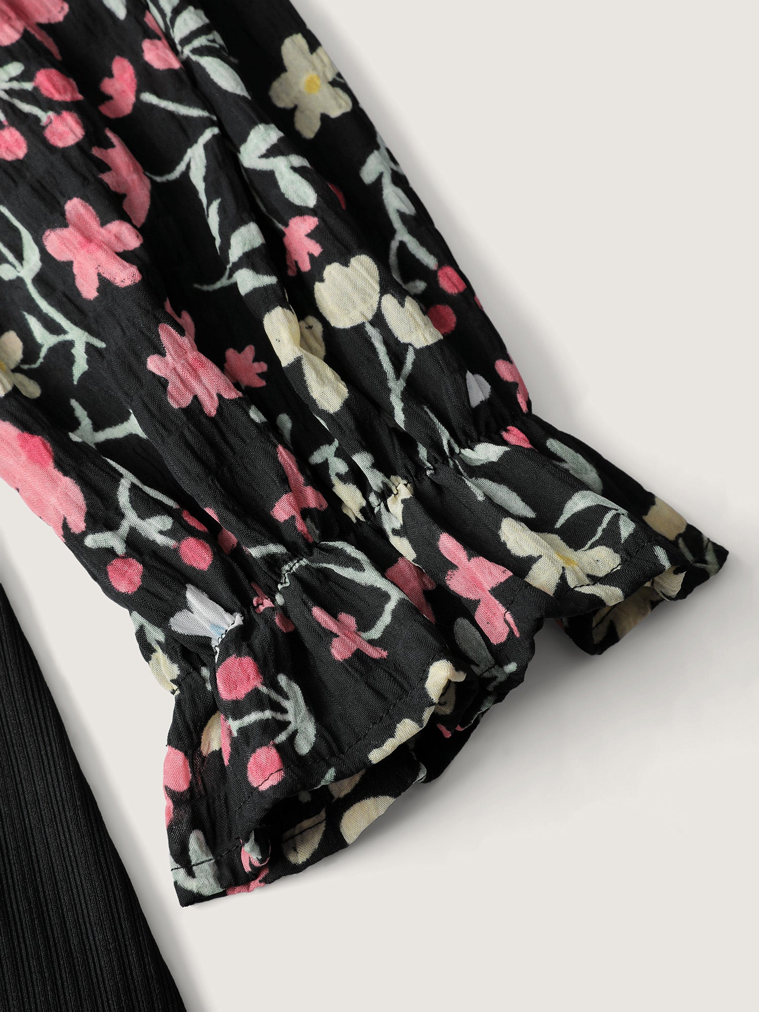 Textured Spliced Floral Sleeves Top