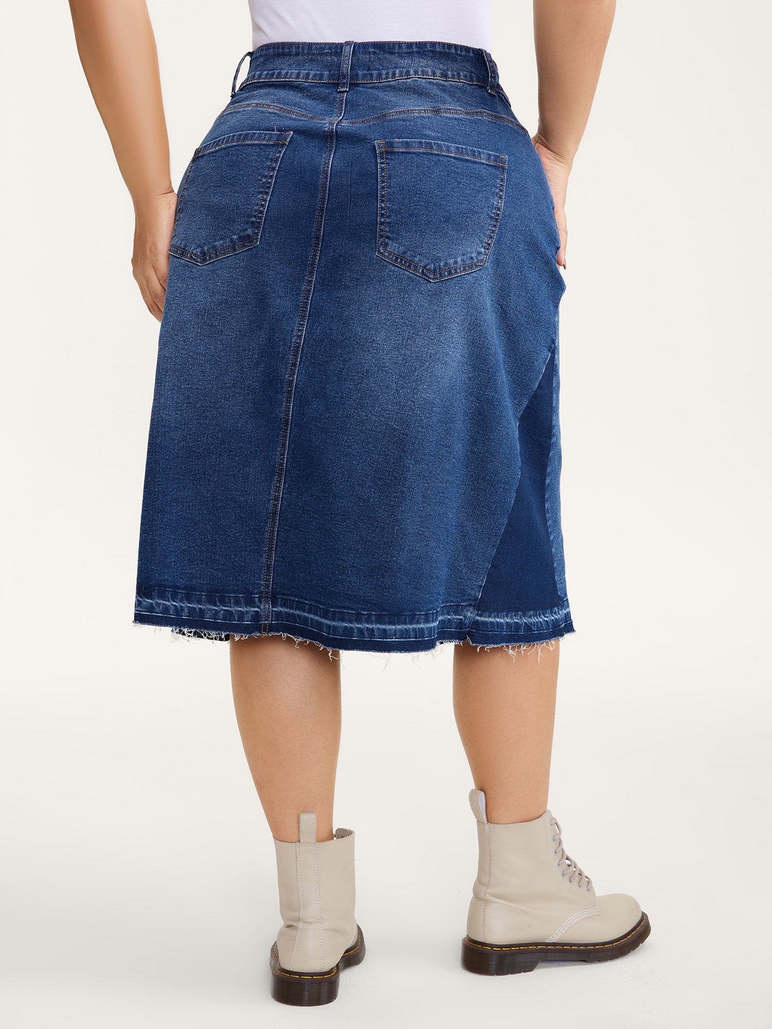 Frayed No Slit Seamed Shadow Wash Denim Skirt