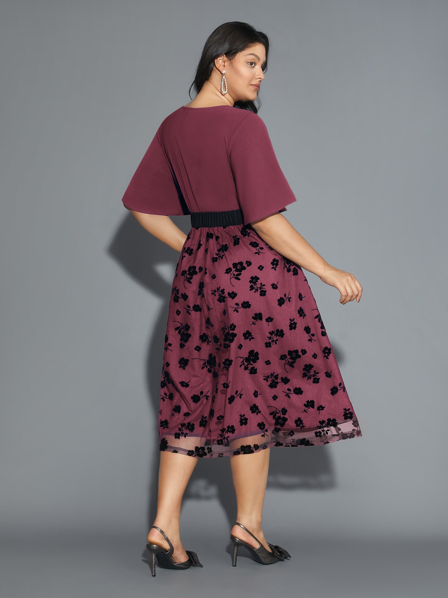 Floral Embroidered Mesh keyhole Dress