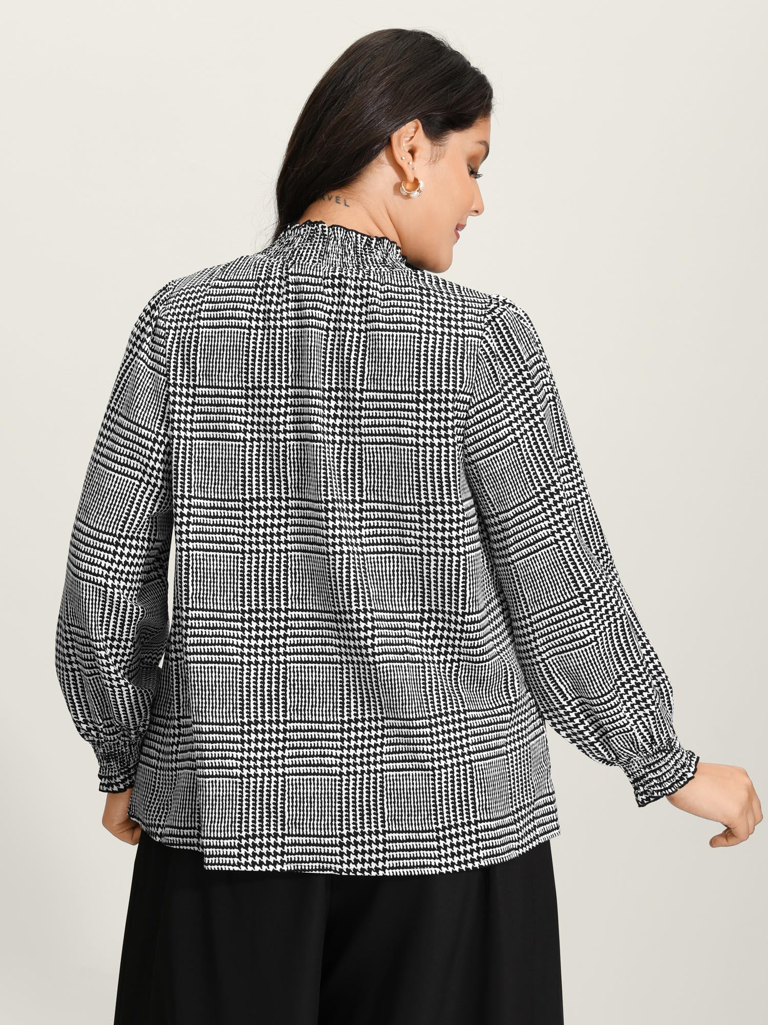 Houndstooth Pattern Ruffled Collar Blouse